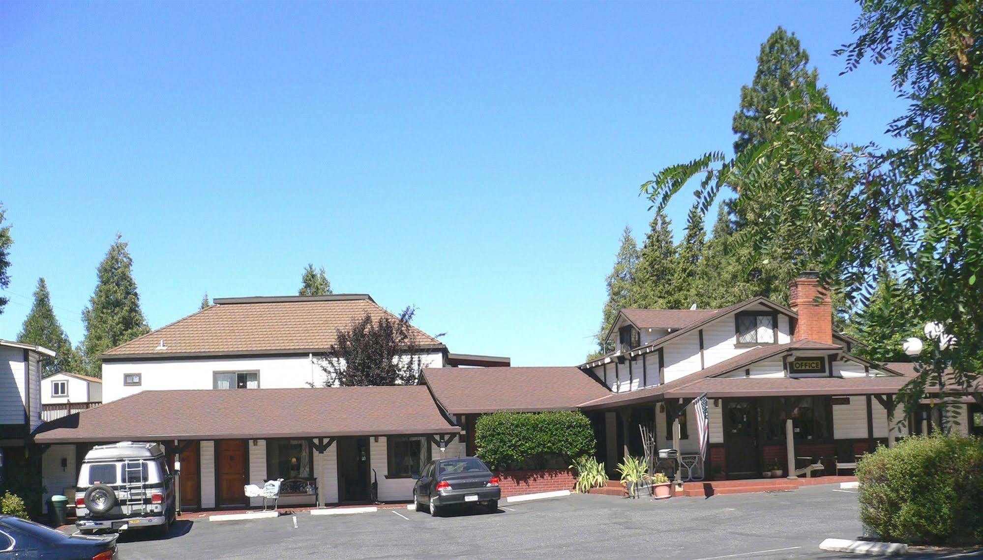 Coach N Four Motel Grass Valley Esterno foto